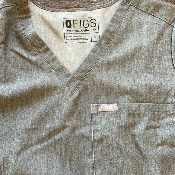 Figs gray size small euc.  Catarina top and jogger bottom - Picture 5 of 8